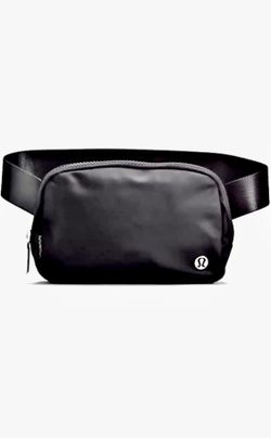New Lululemon Athletica Everywhere Belt Bag