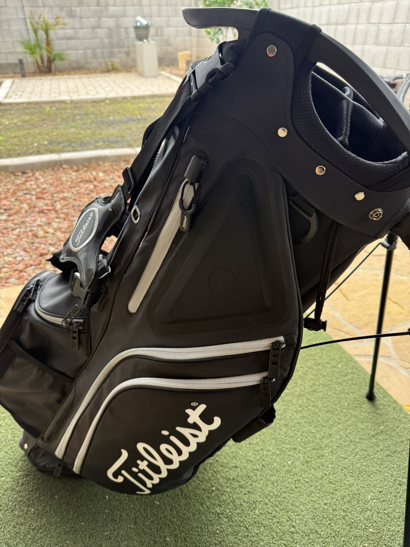Titleist Hybrid 14 Slot Golf Stand Bag