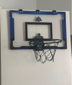 Over the door basketball hoop w/ ball