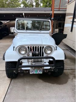 Beautiful White jeep 🌻