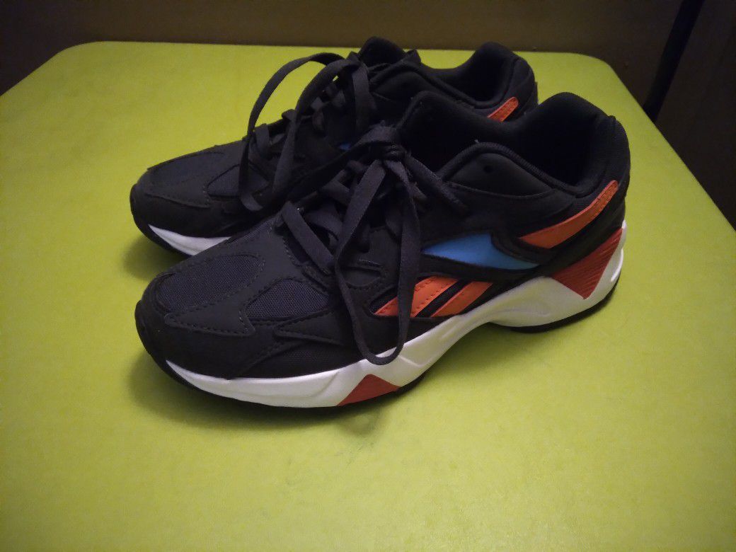 Reebok Ladies Athletic shoe size 7.5