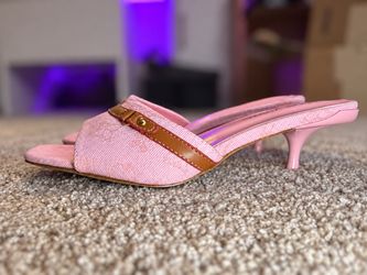 6am hot pink mule size 8.5
