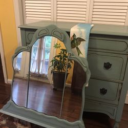 French Cottage Style Dresser With Mirror