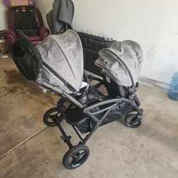 Double Stroller (Excellent Condition) 