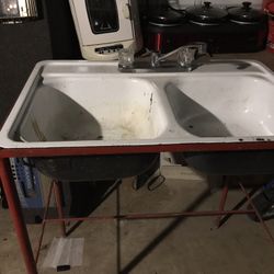 Porcelain Sink For Antique Homes/Apartment 
