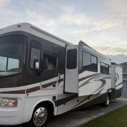 2007 Georgetown  By Forest River 37ft
