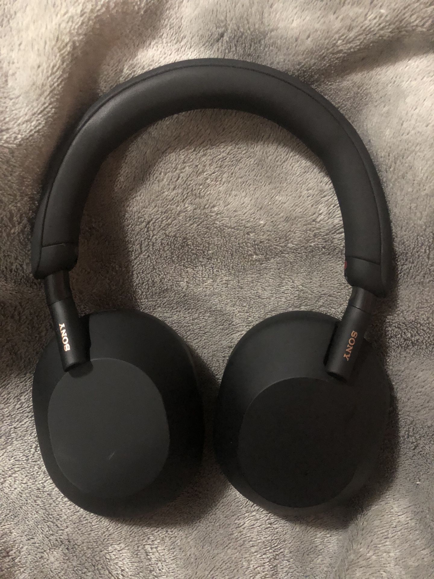 Sony XM5 