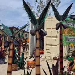 Metal Yard Art, Wind Spinners & POTTERY 🌴 🌺 