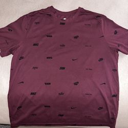 Nike Men’s Maroon Crew Neck Tee with Black Logo Print 