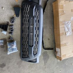 2005-2011 Toyota Tacoma Grille With Lights