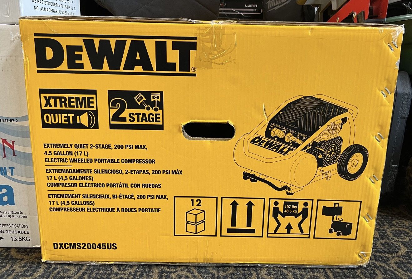DEWALT XTREME 4.5-Gallon Portable Electric 200 PSI Hot Dog Air Compressor Rubber DXCMS20045US