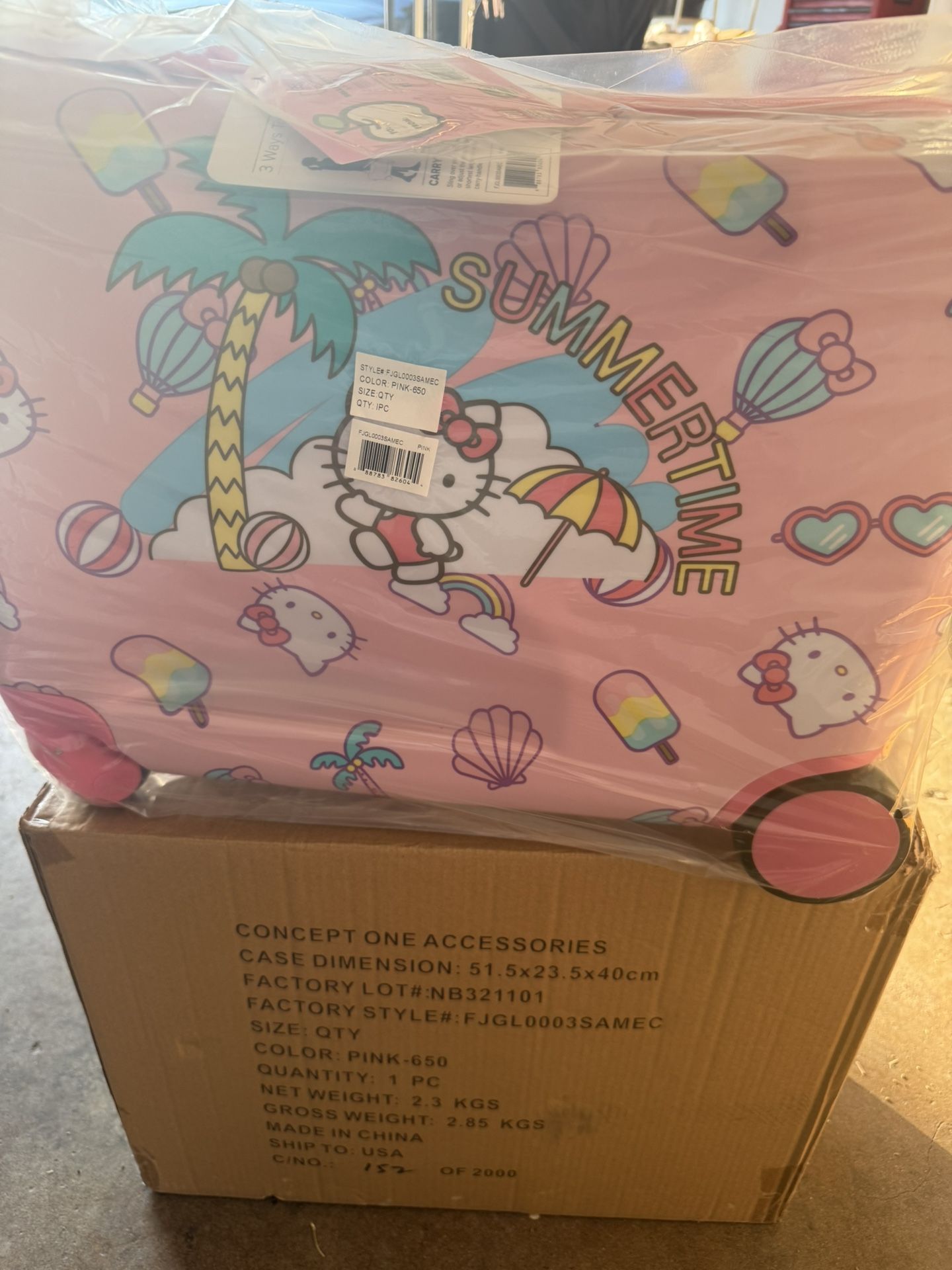 Hello Kitty Ride On Luggage