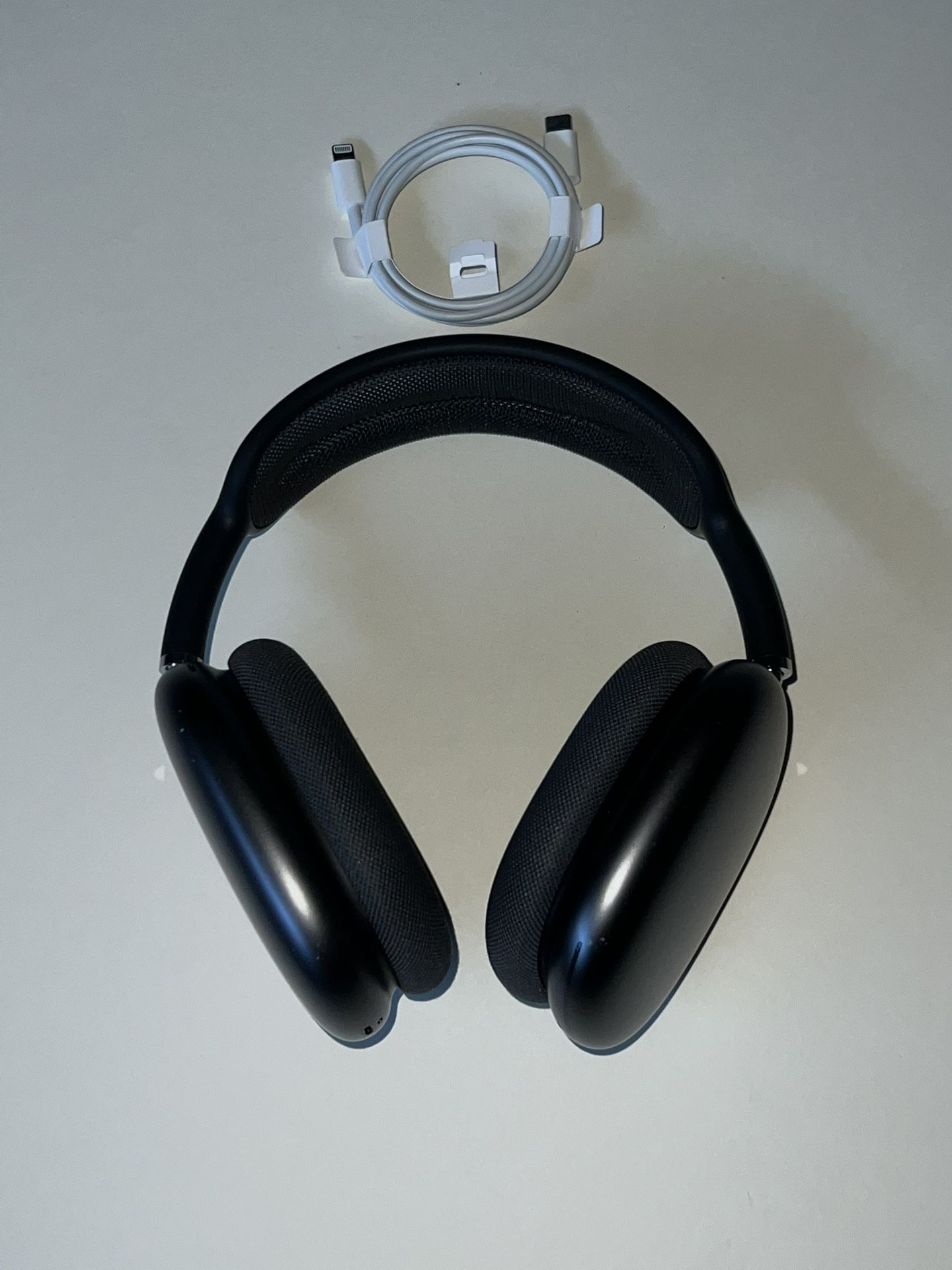 Apple AirPods Max Wireless Over-Ear Headset - Space Gray