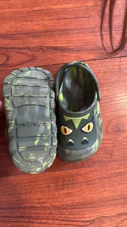 Boy crocs