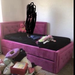 pink velvet tufted upholstered kids/teen platform bed frame