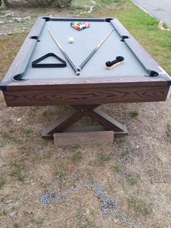 82" Pool table