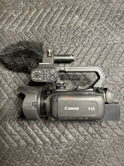 Canon XA15 Professional HD Camcorder Kit w/ Audio-Technica BP4025 Stereo Mic + Hard Case