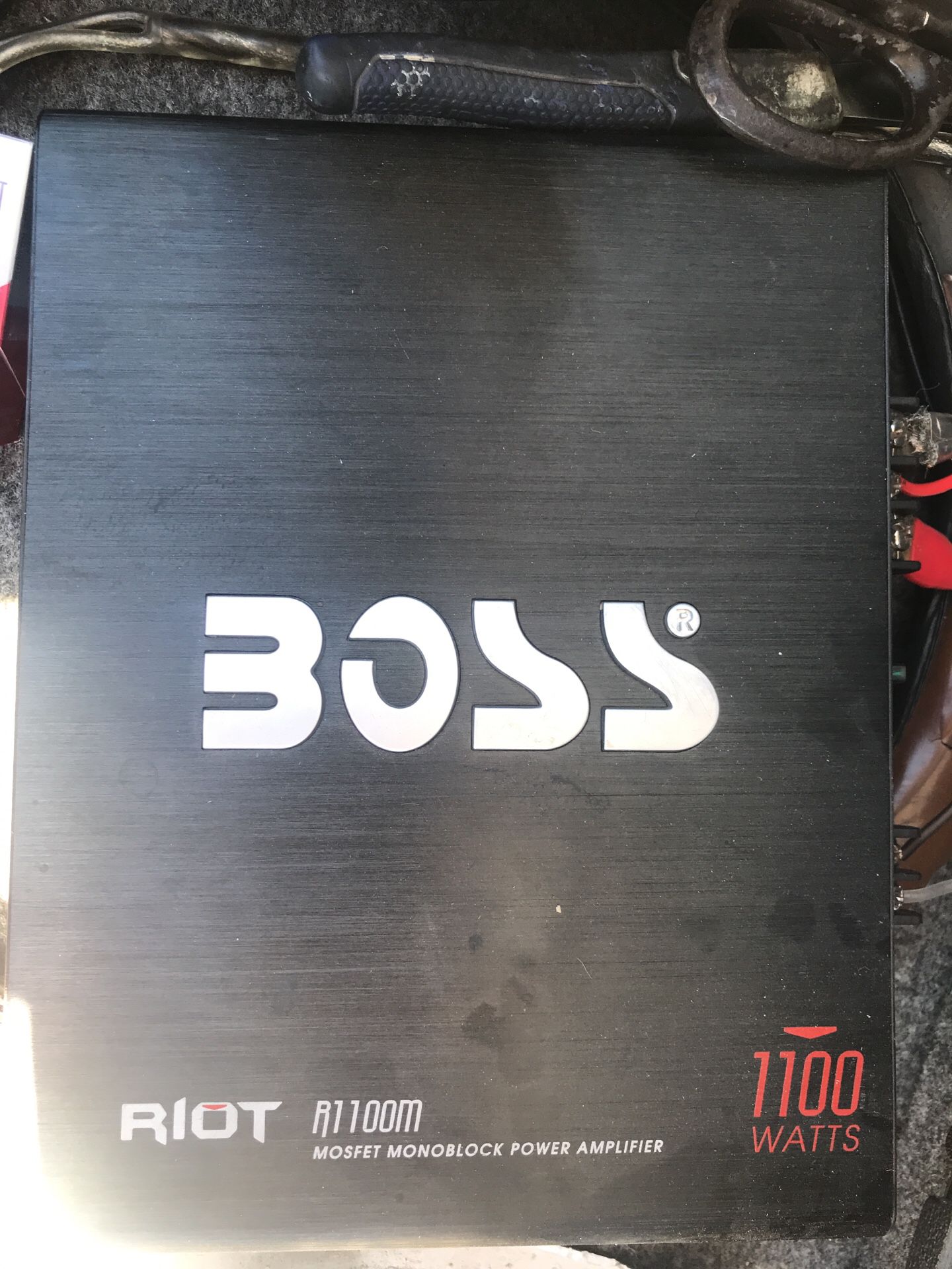 Boss 1100 Watts Amplifier