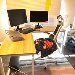 Corner Medium Size Desk P/u Only 