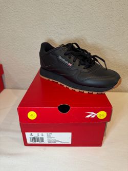 Reebok Classic Leather Kids Sneaker Size 4Y