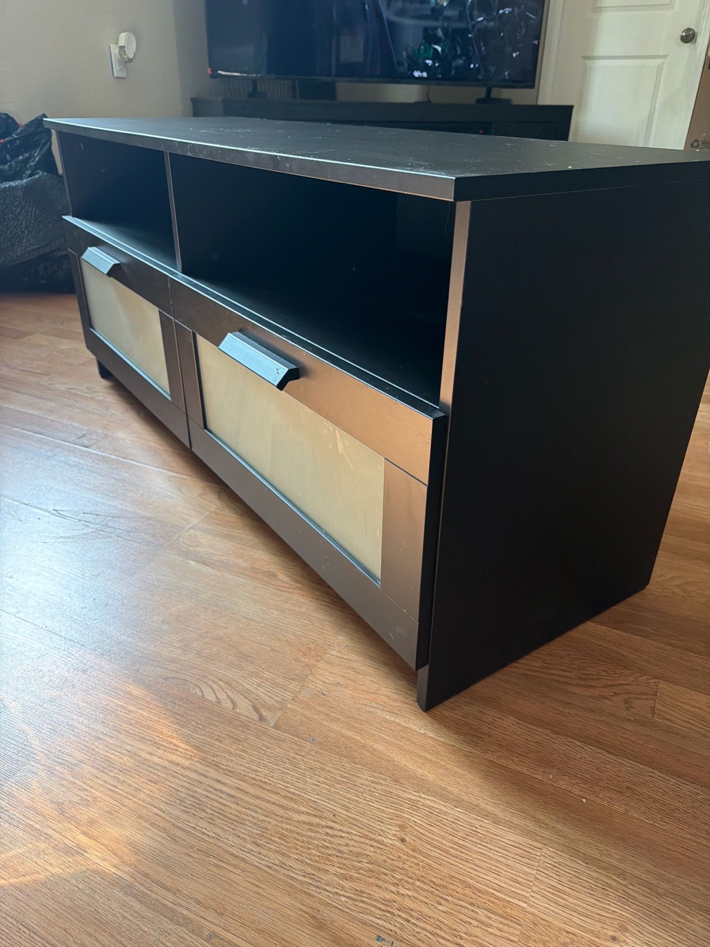 Tv stand