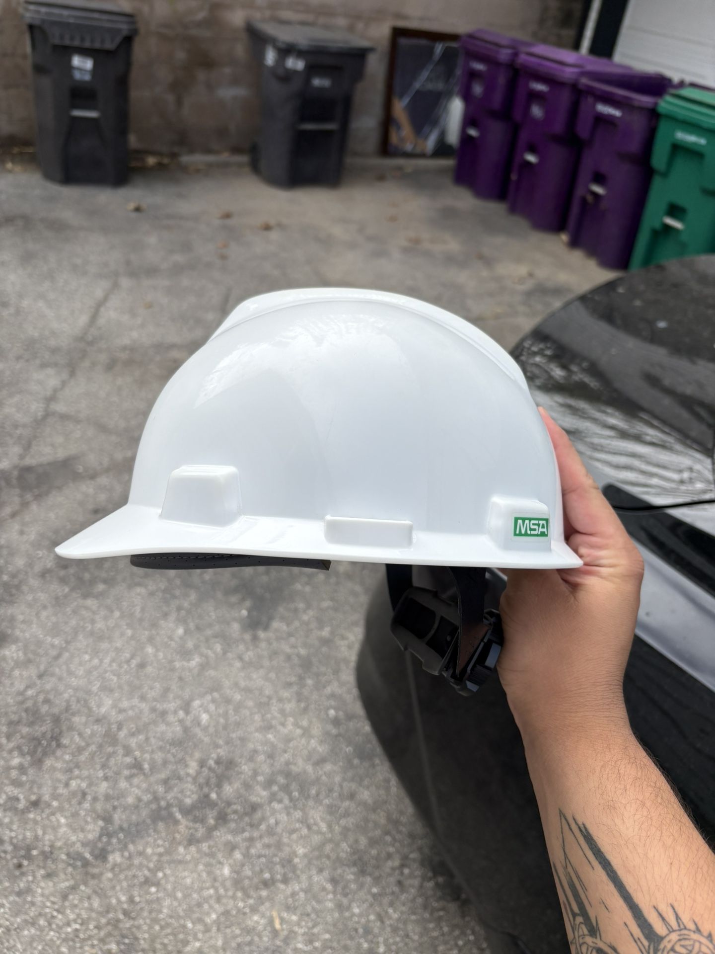 MSA 475358 V-Gard Cap Style Safety Hard Hat With Fas-Trac III Ratchet Suspension