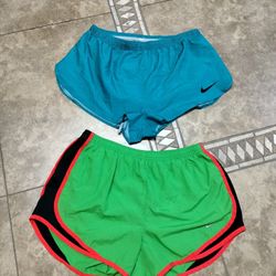Nike Athletic Shorts Women Size M