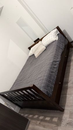 Cama doble con cama auxiliar extraible