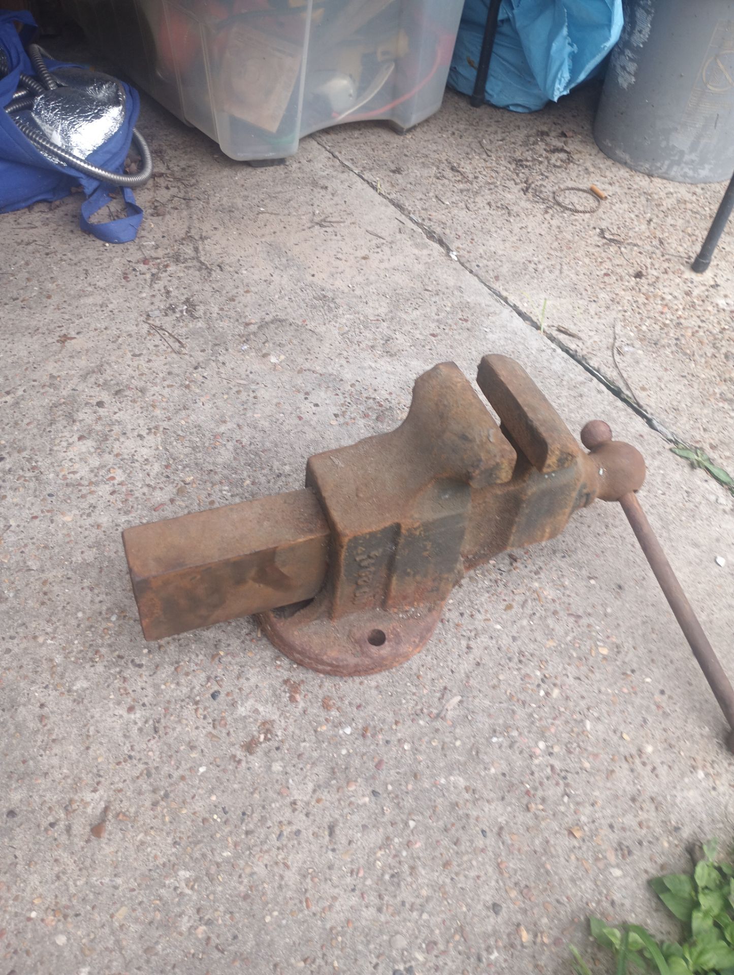 Large vise