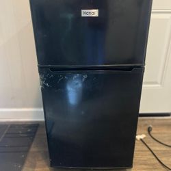 Mini Fridge W Freezer