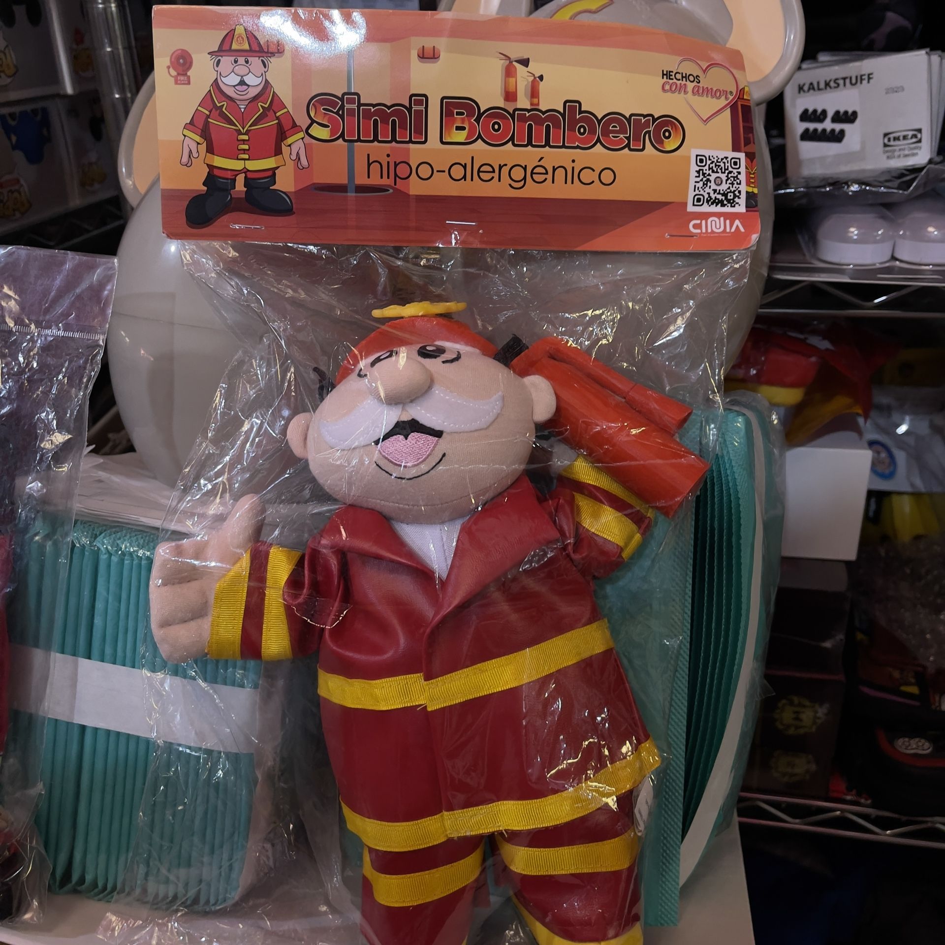Dr. Simi Plush Doll: Simi Bombero / Firefighter