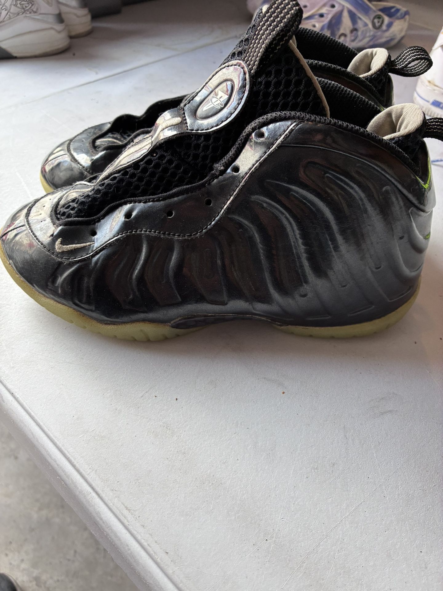 Sneakers Shoes Size 2.5y Kids $10