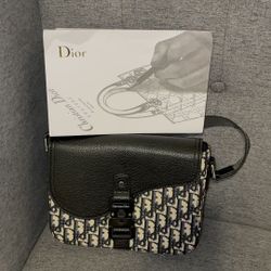 Christian Dior Men Hand Bag Color Black