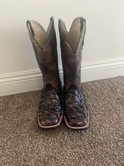Pirarucu boots size 9