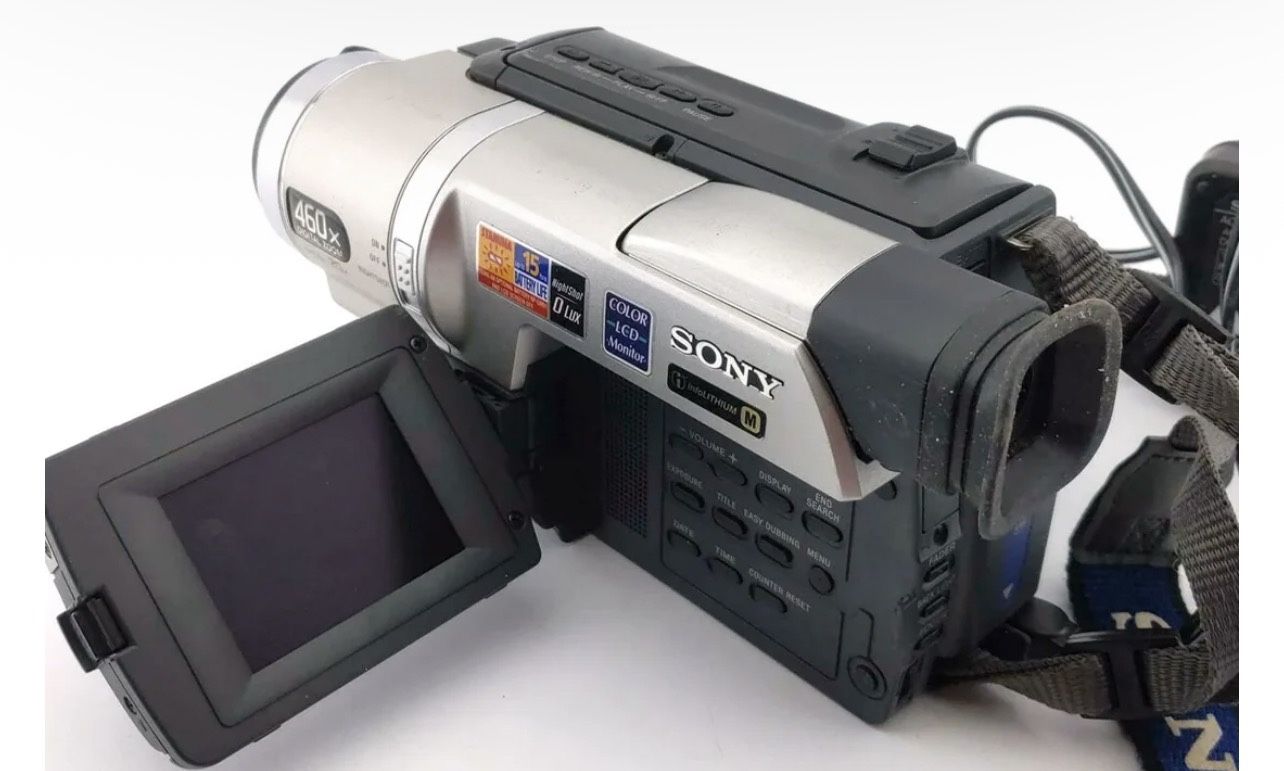 Sony Hi8 Tape Player Camcorder Bundle w/ USB