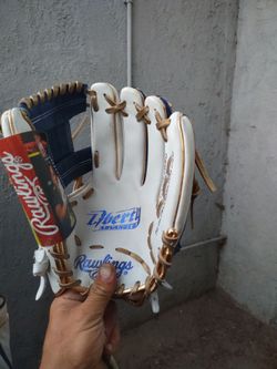 Rawlings softball glove