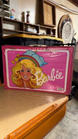 Vintage Barbie case