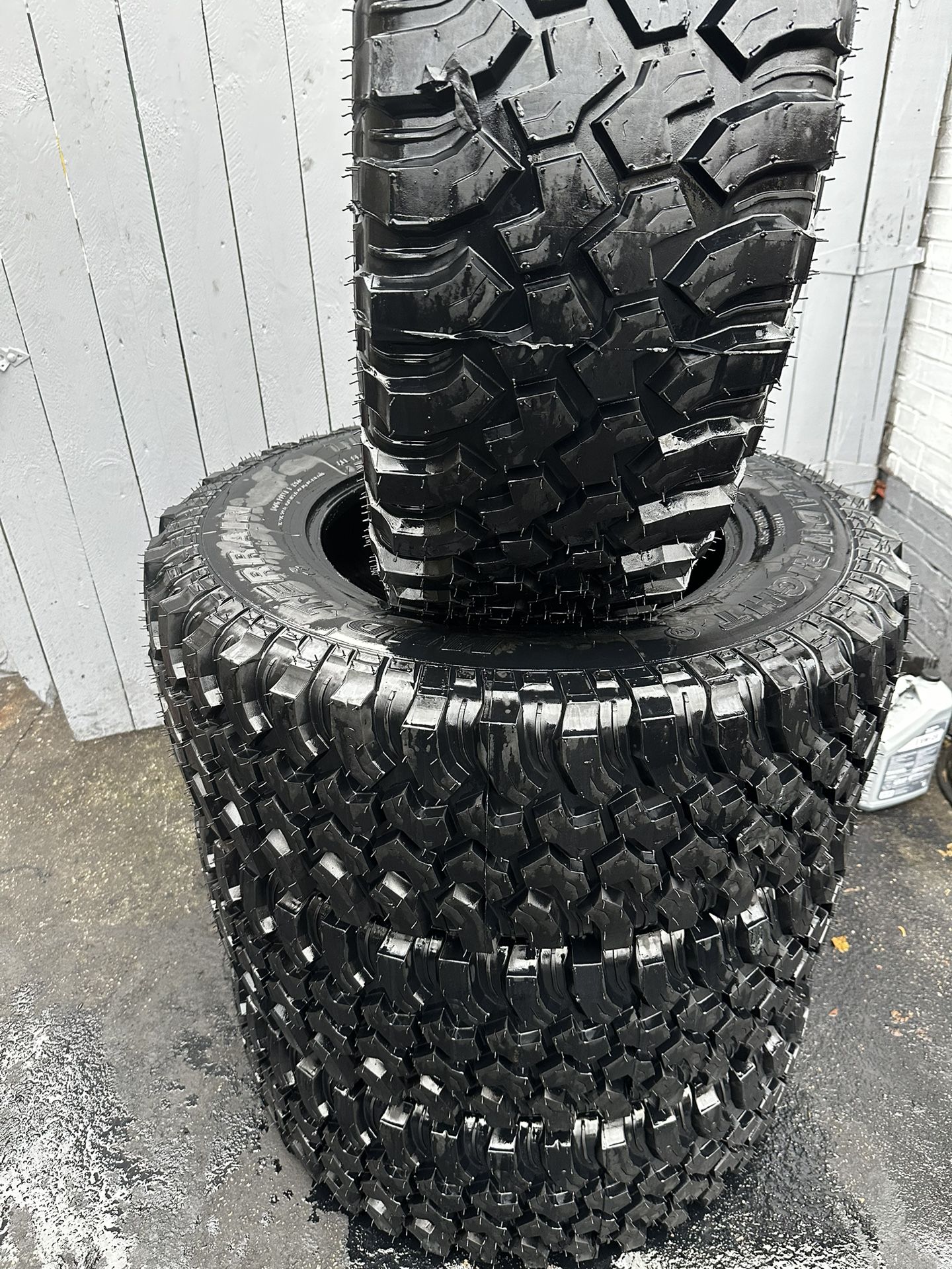 MUD TERRAIN TIRES 37*12.50/20LT
