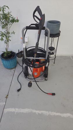 Husqvarna 2000 Max PSI 1.2 Max GPM Pressure Washer
