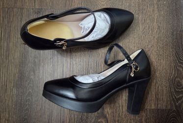 Black Platform  Heels