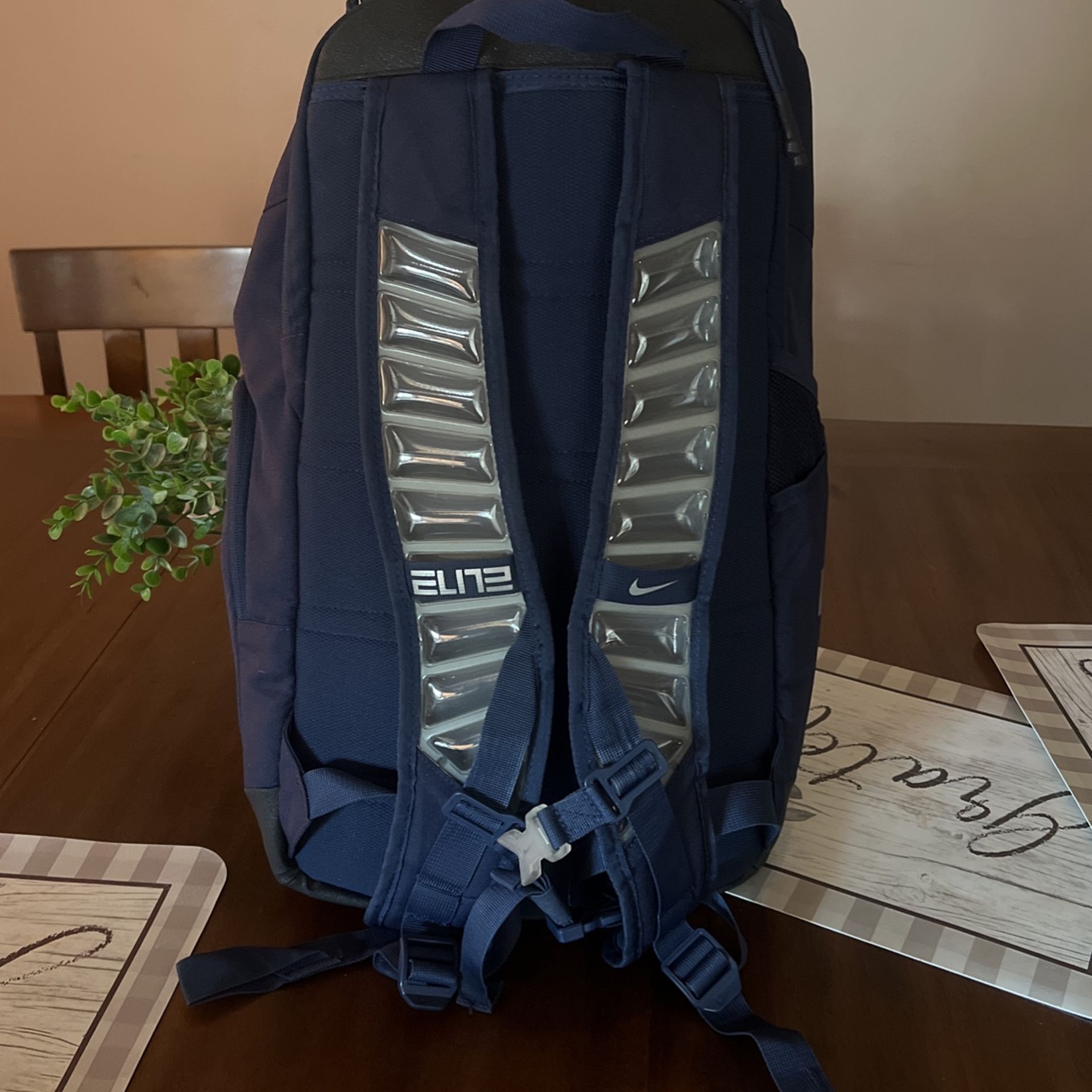 Navy Blue Nike Elite Bag for Sale in San Marcos, CA - OfferUp