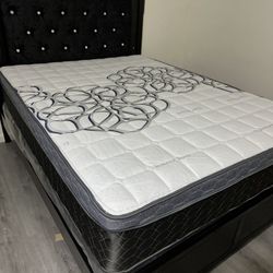 Queen Bed Frame With Led Lights & Mattress.       Camas En Venta 