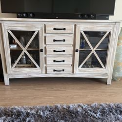 Entertainment Center, Bar Armoires, Buffet, - Great condition