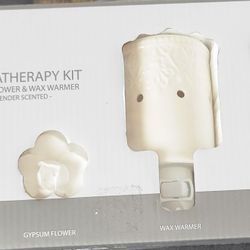 True  Living  Essentials  AROMATHERAPY KIT GYPSUM FLOWER  &  WAX WARMER  LAVENDER  SCENTED