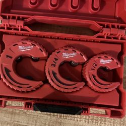 Milwaukee Close Quarters Tubing Cutter Set