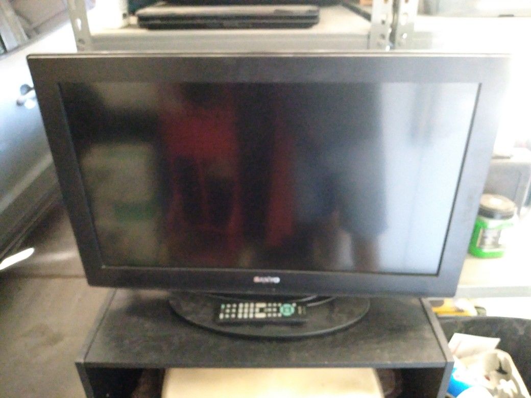 31 inch sanyo TV with remote
