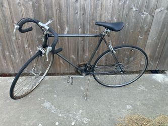 Vintage Schwinn Steel Road Bike – Classic Retro Ride