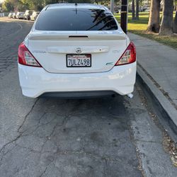 Nisan Versa SV 2015 Titulo Limpio  141370 Millas Pasa Smog Automatico Placas Julio 2025 Motor Y Tranmision Buenos Puede Traer Su Mecanico Ac Bueno 
