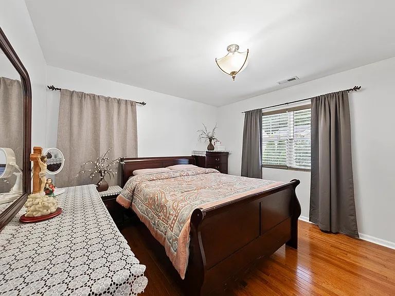Queen Bedroom Set