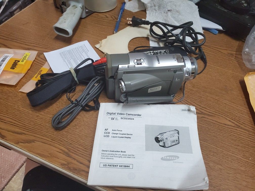 Samsung SCD23 Digital Camcorder *Working* Complete Bundle